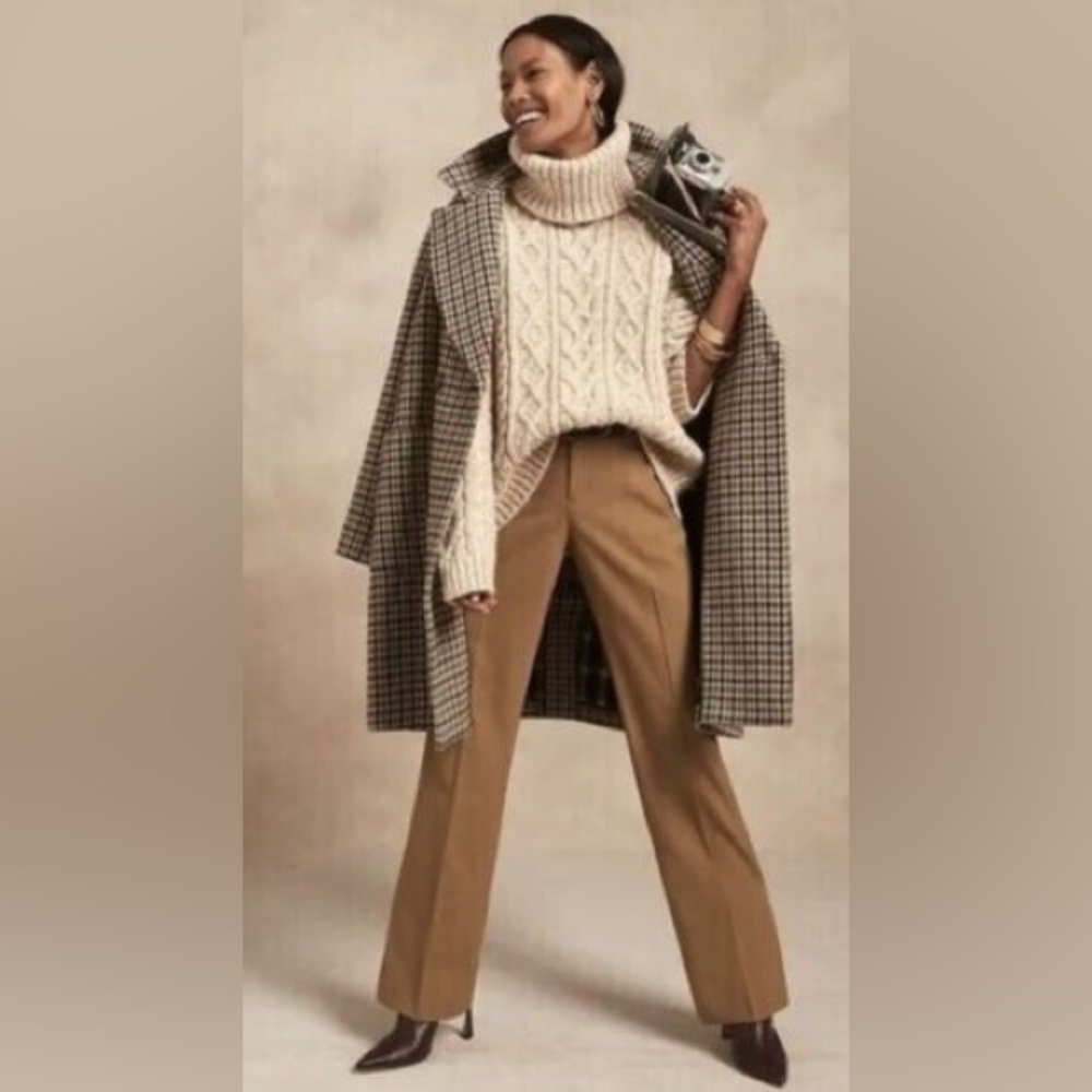Banana Republic Logan Pants, Camel, size 0